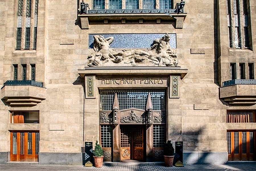 Continental Hotel Galéria Kávézó