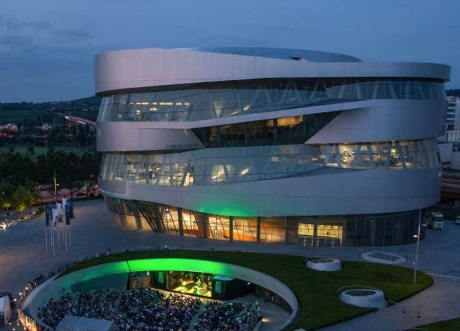 Mercedes-Benz múzeum dekád