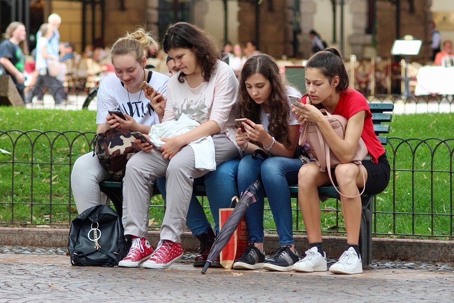 Mobiltelefon függőség – józanító kutatási eredmények Angliából