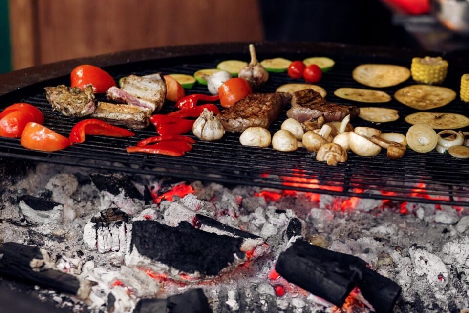 Grill ételek, melyekhez nélkülözhetetlen egy kerti sütögető