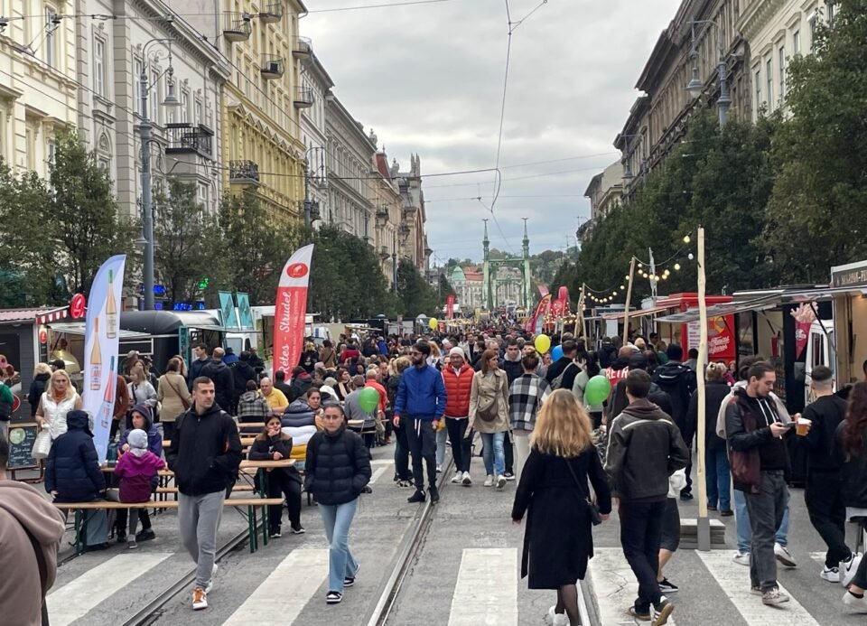 100. Food Truck Show a budapesti Vámház körúton